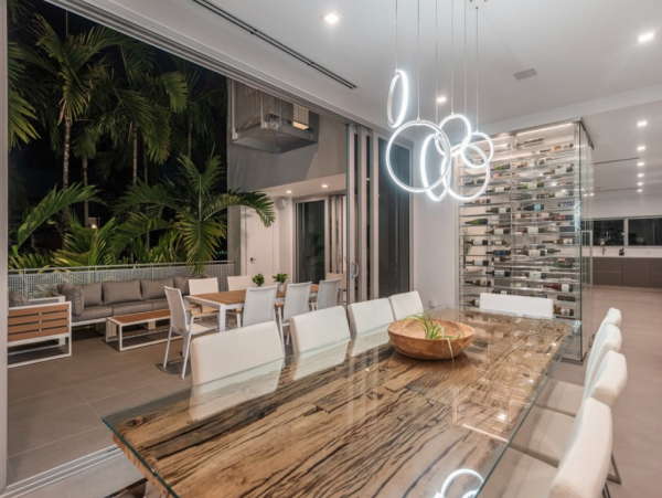 Miami Waterfront Luxury Villa - 4 Bedrooms Boater`s Retreat with Gym & Pool